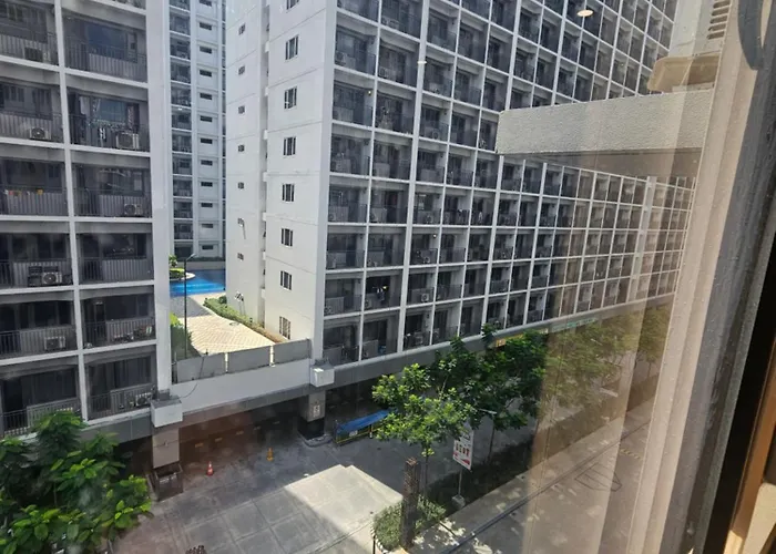 Near Mall Of Asia, Moa Arena, Smx Picc & Naia - Athena * Manila